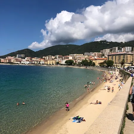 Apartment Spacieux Et Confortable T3 Au Centre D *