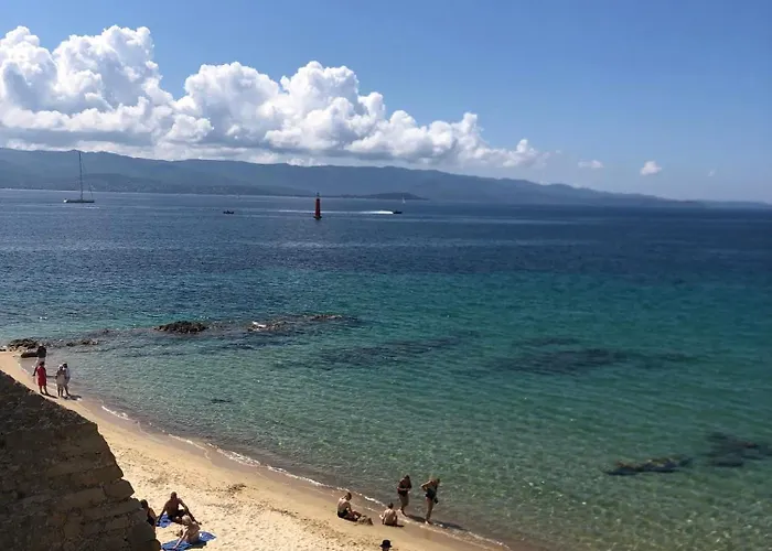 Spacieux Et Confortable T3 Au Centre D *