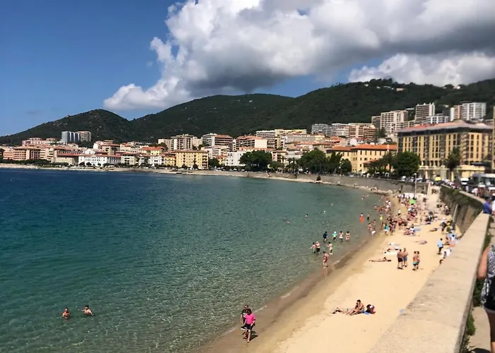 Daire Spacieux Et Confortable T3 Au Centre D *